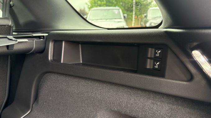 Land Rover Discovery Sport 1.5 P270e Metropolitan 5dr Auto [5 Seat] [NI] Station Wagon - Image 28
